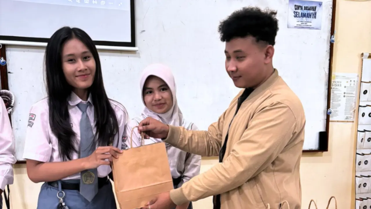 Pembicara Digital Marketing Sekolah: Berbagi Strategi Promosi Event di SMAN 8 Yogyakarta