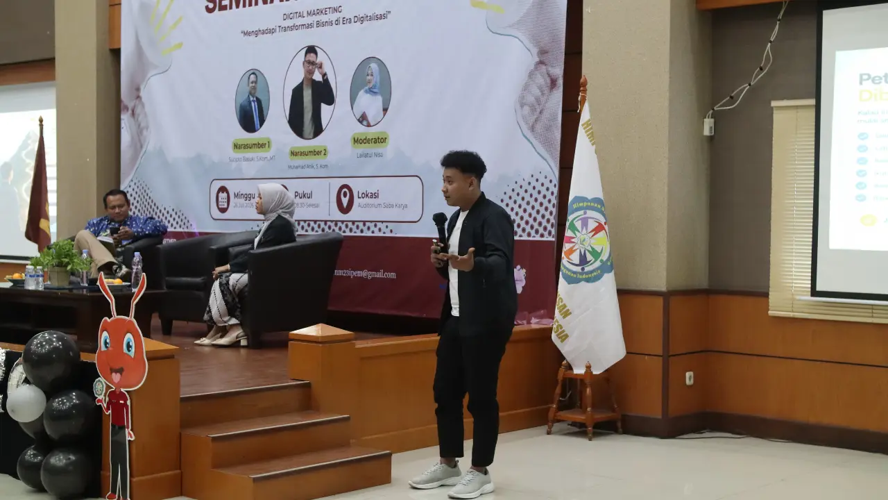Seminar Transformasi Bisnis: Muhamad Anik Bahas AI dan Peluang Karier Digital di UNIPI